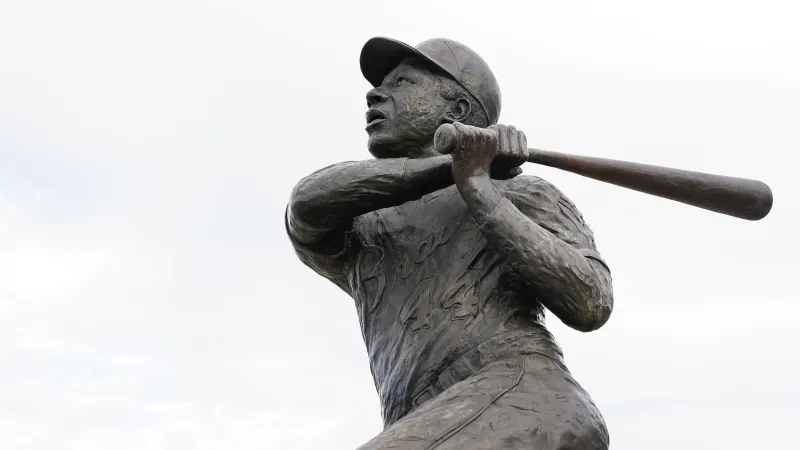 ANDSCAPE: Hank Aaron’s legacy still brings former Black baseball players together